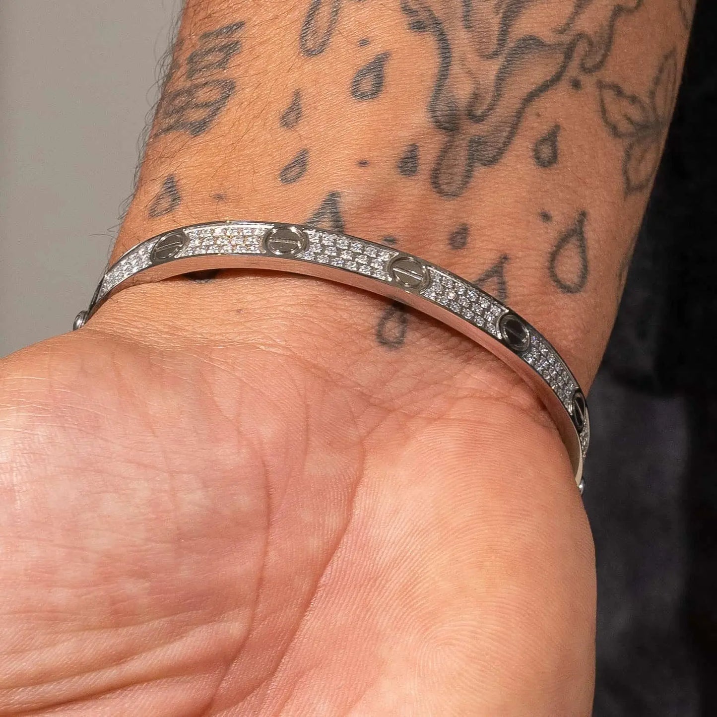 Iced Band Bracelet - White Gold - Cartice™LuxuryJewelryGoldSilverWatchBraceletNecklaceChainIced-outCubanMoissaniteTarnish-freeStainlessDurablePremiumShinePlatedStatementDiamondAffordable