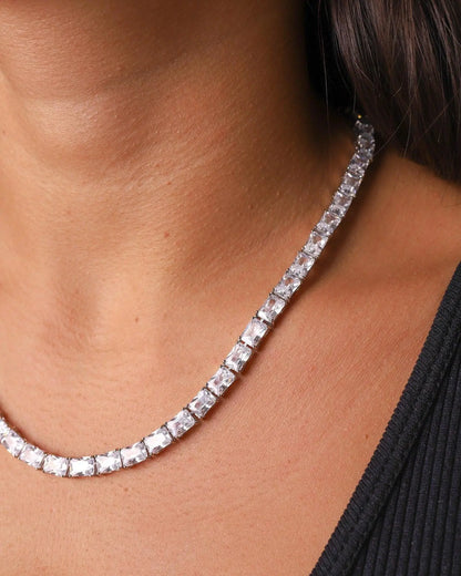 BAGUETTE TENNIS CHAIN - 6MM WHITE GOLD - Cartice™LuxuryJewelryGoldSilverWatchBraceletNecklaceChainIced-outCubanMoissaniteTarnish-freeStainlessDurablePremiumShinePlatedStatementDiamondAffordable