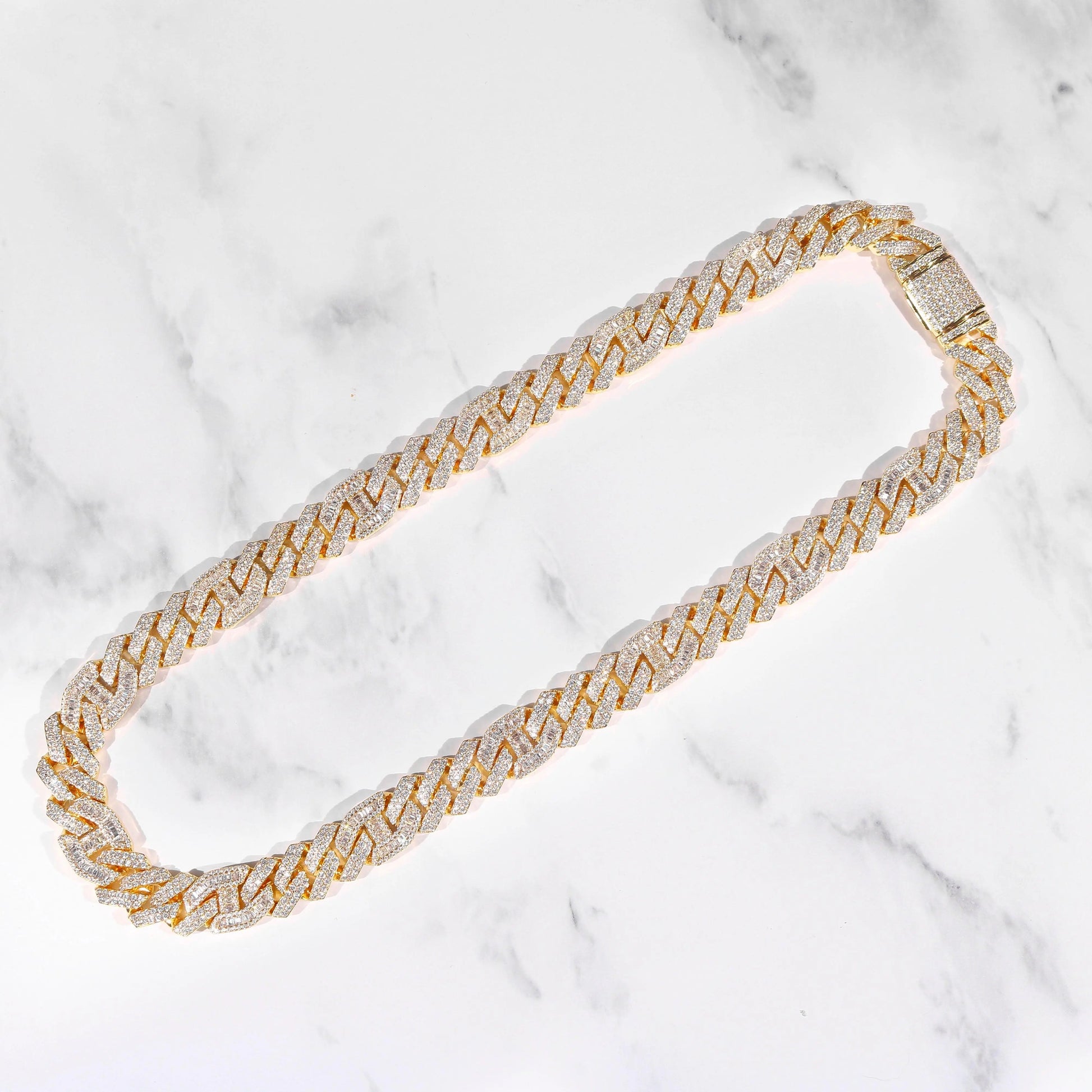 15mm Prong Baguette G-Link - Gold - Cartice™LuxuryJewelryGoldSilverWatchBraceletNecklaceChainIced-outCubanMoissaniteTarnish-freeStainlessDurablePremiumShinePlatedStatementDiamondAffordable