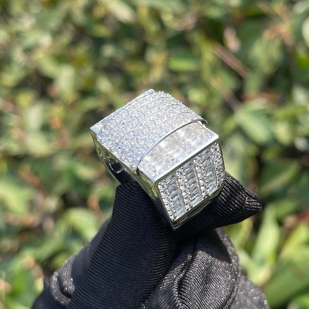 Bricks Iced Out Ring - Cartice™LuxuryJewelryGoldSilverWatchBraceletNecklaceChainIced-outCubanMoissaniteTarnish-freeStainlessDurablePremiumShinePlatedStatementDiamondAffordable