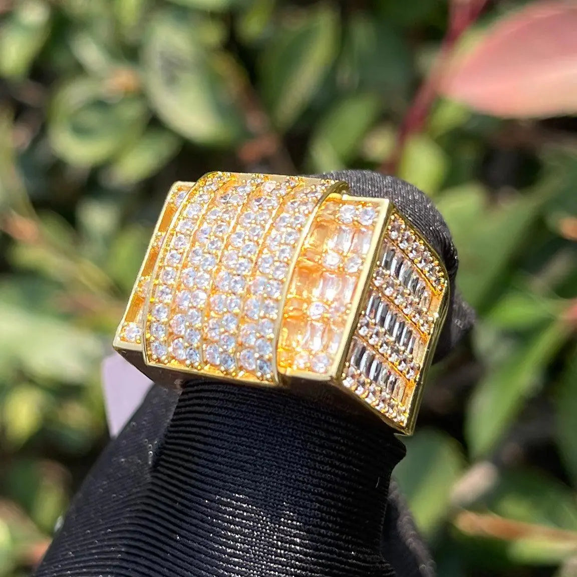 Bricks Iced Out Ring - Cartice™LuxuryJewelryGoldSilverWatchBraceletNecklaceChainIced-outCubanMoissaniteTarnish-freeStainlessDurablePremiumShinePlatedStatementDiamondAffordable