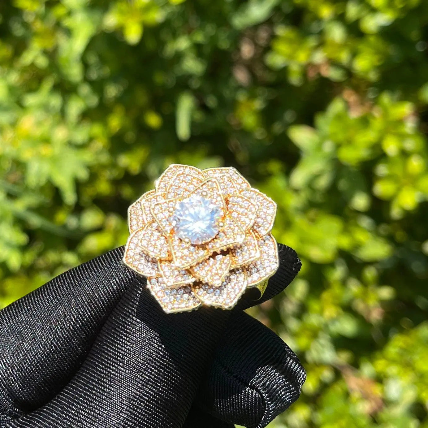 Rose Flower Iced Out Ring - Cartice™LuxuryJewelryGoldSilverWatchBraceletNecklaceChainIced-outCubanMoissaniteTarnish-freeStainlessDurablePremiumShinePlatedStatementDiamondAffordable