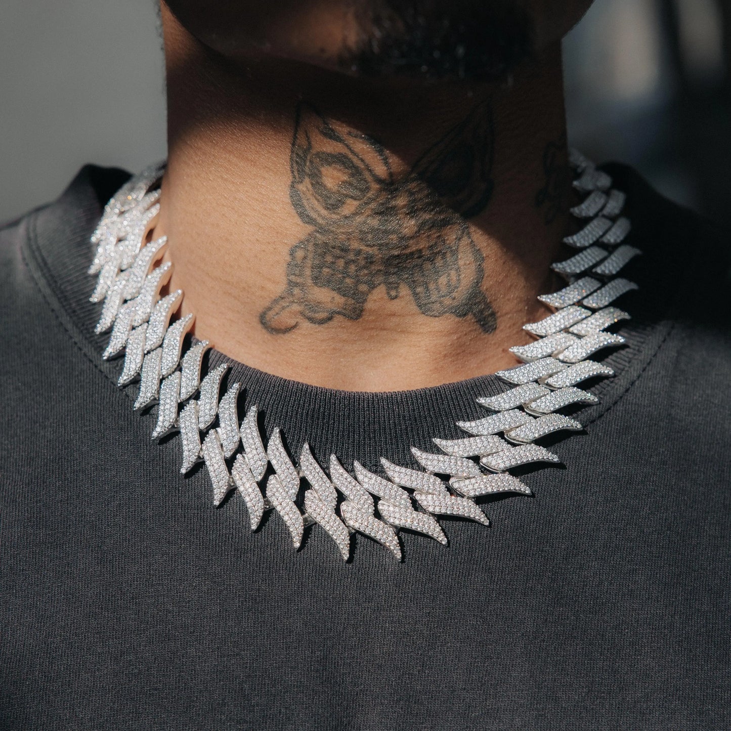 30mm Spiked Cuban Chain - White Gold - Cartice™LuxuryJewelryGoldSilverWatchBraceletNecklaceChainIced-outCubanMoissaniteTarnish-freeStainlessDurablePremiumShinePlatedStatementDiamondAffordable