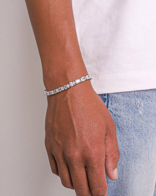 BAGUETTE TENNIS BRACELET - 6MM WHITE GOLD - Cartice™LuxuryJewelryGoldSilverWatchBraceletNecklaceChainIced-outCubanMoissaniteTarnish-freeStainlessDurablePremiumShinePlatedStatementDiamondAffordable