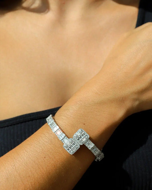 STUD ICE BRACELET- WHITE GOLD - Cartice™LuxuryJewelryGoldSilverWatchBraceletNecklaceChainIced-outCubanMoissaniteTarnish-freeStainlessDurablePremiumShinePlatedStatementDiamondAffordable